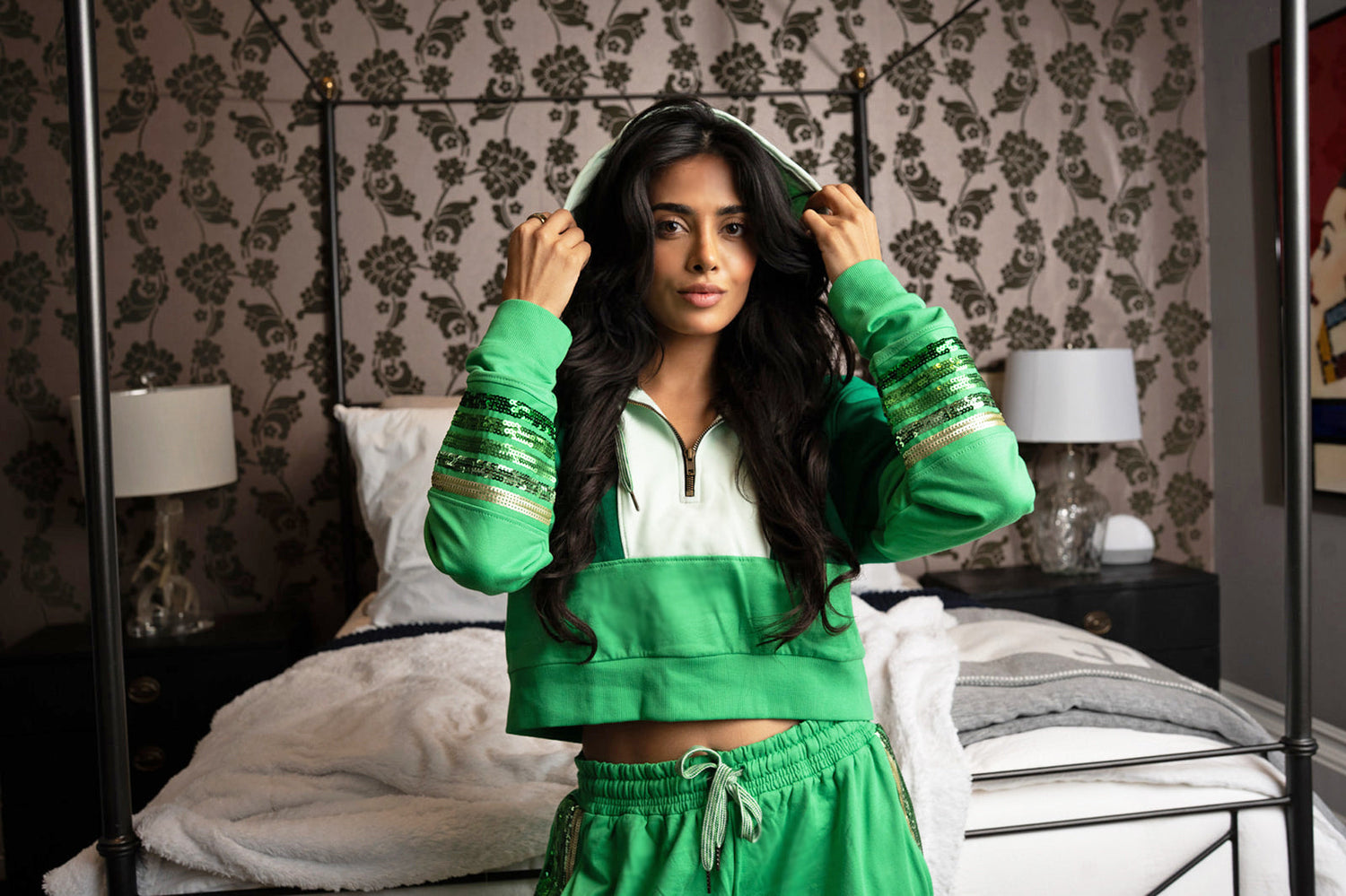 WOMEN'S HOODIES
